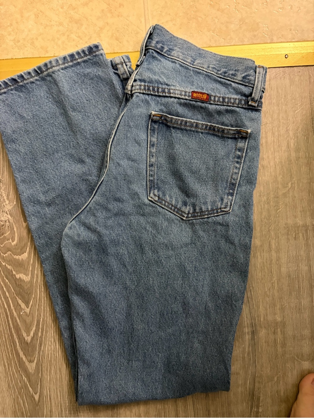 Rustler Straight Leg Men's Jeans - Medium Blue